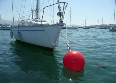 China boyas de amarre llenadas espuma 100kg, boyas de amarre de la nave con la ayuda de cadena en venta