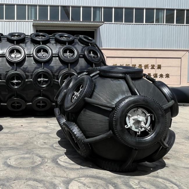 Marine Pneumatic Rubber Fender in dock application