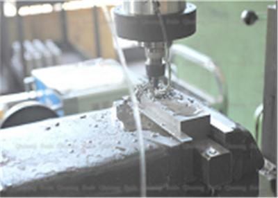 China Fazer à máquina ajudado ultrassônico de Digitas, produtos fazendo à máquina ultrassônicos de trituração para o processamento do metal à venda