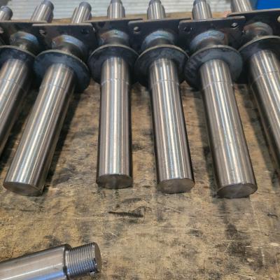 China 60mm 5000lbs Cylindrical Trailer Axle Spindles With Mount Plate for sale