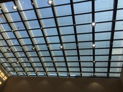 Chine Systèmes en aluminium architecturaux ISO9001 de Louvre de système Sun de façade d'auvent à vendre