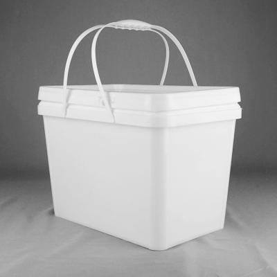 China Food Grade 20kg Rectangular Plastic Packaging Drum With Lid And Dual Handles for sale