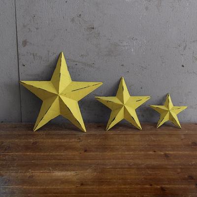 China Estrelas exteriores nostálgicas decorativas do metal da decoração da parede da estrela para ofícios à venda