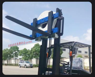 Chine Accrochage à un chariot élévateur à fourche Rotateur hydraulique de palettes 360 degrés rotation de la pince Rotateurs équipement de manutention de matériaux à vendre