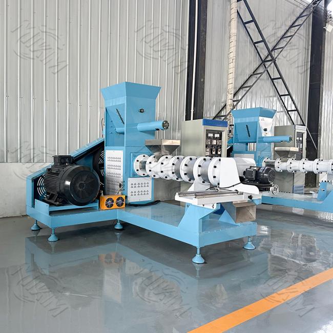 Compact floating fish feed machine setup