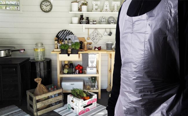 Disposable apron