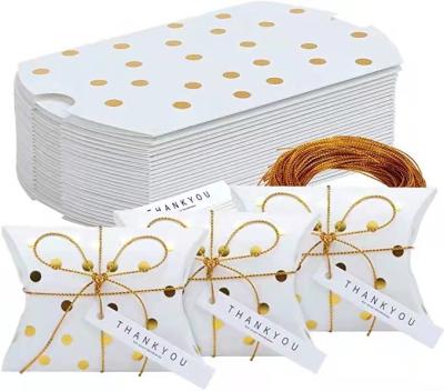 中国 Art Paper 17g Sweet Wedding Favour Chocolate Boxes With Ribbon Handle 販売のため