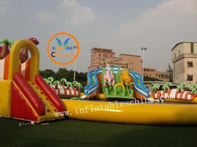China Parque inflable al aire libre del agua con los dinosaurios gigantes de la diapositiva que sorprenden el parque del agua en venta