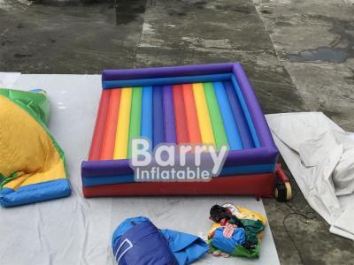 China Juegos inflables al aire libre divertidos de salto inflables del deporte de la gorila inflable de la cama del arco iris para el patio en venta