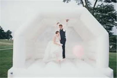 Chine Chambre sautante de château plein d'entrain gonflable blanc spécial extérieur de mariage pour la partie à vendre