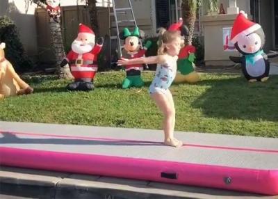 Chine Le tapis gonflable de gymnase de voie d'air de rose de cadeau de partie de fille pour la gymnastique ou la danse évitent la blessure à vendre