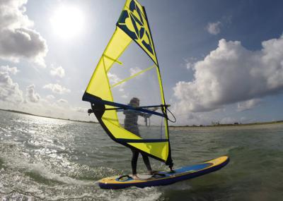 China Rígido levántese al tablero inflable plegable del windsurf del tablero de paleta en venta