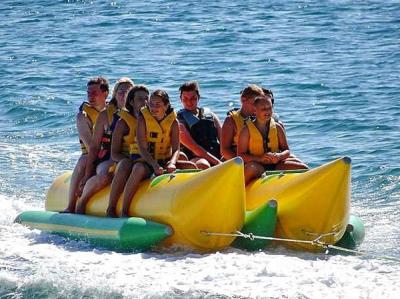 China Barco inflável de barco de banana dos esportes de água/banana do dobro para jogos infláveis da água à venda