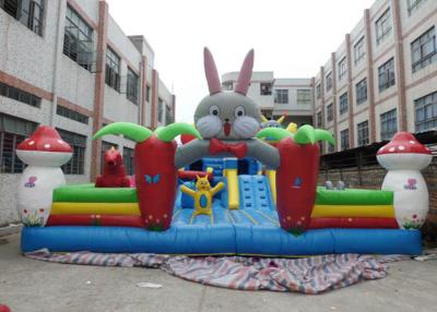 China Castelo Bouncy comercial inflável gigante impermeável com leão-de-chácara de salto à venda