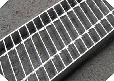 China la inmersión caliente 25x3 galvanizó la reja de acero serrada de la plataforma en venta