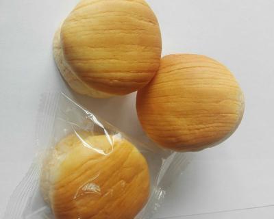 China 2500 kilogramos/hora fácil durable actúan la cadena de producción de los pasteles para el pan de los pasteles de la levadura y soplan en venta