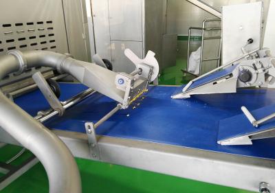 中国 自動脂肪/バター供給ポンプを搭載する産業パフペーストリーの生産ライン 販売のため