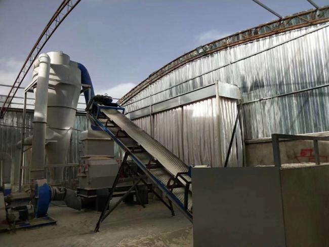 Wood hammer mill