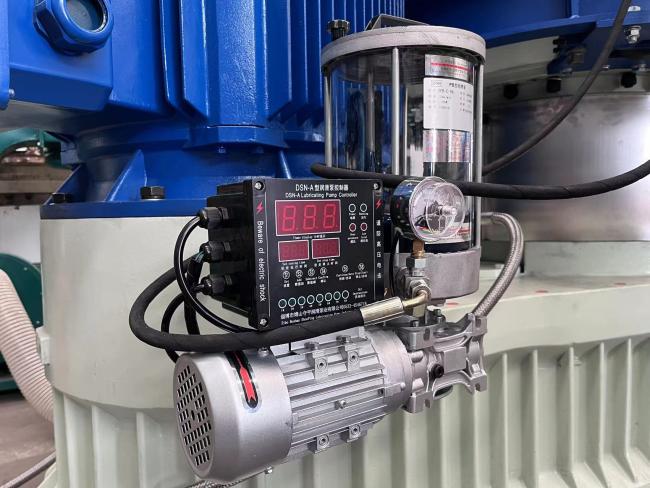 132kw Wood Pellet Making Machine 380V 50HZ Grease Pump Biomass Pellet Maker