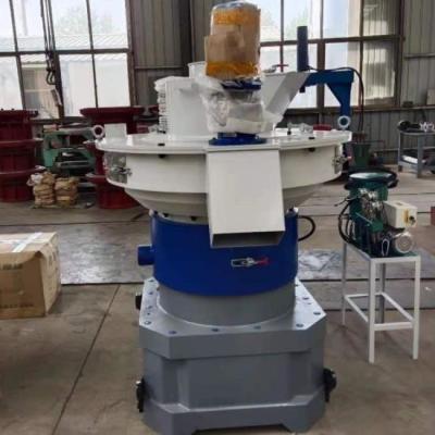 Chine Machine de fabrication industrielle de granulés de bois 2600x1300x2300 mm Machine de broyeur à granulés à vendre
