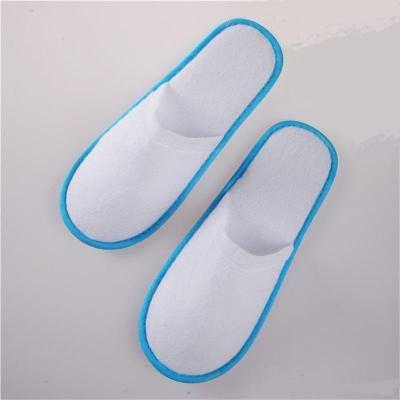 China Traveling Men Women 5.7''X6.69'' 5gsm Disposable Hotel Slippers for sale
