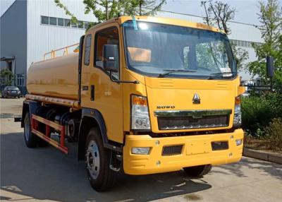 China O veículo com rodas de Sinotruck HOWO 4x2 6 10 toneladas molha o caminhão de petroleiro 10000 da água litros de caminhão do sistema de extinção de incêndios à venda