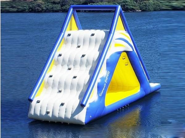Modular Inflatable Water Park for Lake Recreation Projects