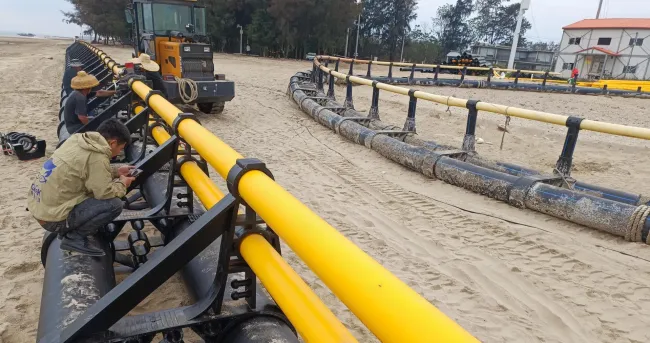 HDPE Cage Eliminates Fish Loss From Rusty Iron and Rotten Wooden Frames