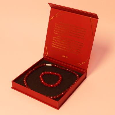 China Magnetic Necklace Jewelry Packaging Box Red Gold Foil for sale