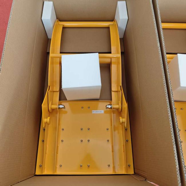 Packaging and carton details for barricade