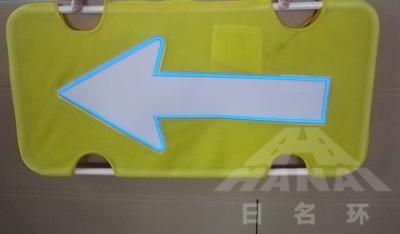 China Iron Support Customized Reflective Traffic Signs Outdoor Light Emitting for sale
