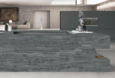 中国 Cloud Grey Sintered Stone Slabs Kitchen Table Top Full Body Clay Heat Insulation 販売のため