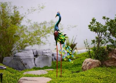 China Sturdy Yard Metal Peacock Decor Garden Statue For Outdoor Bird Lawn en venta