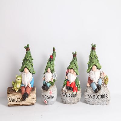 China OEM / ODM Polyresin Garden Ornaments Decor Cartoon Gnomes Figurine for sale