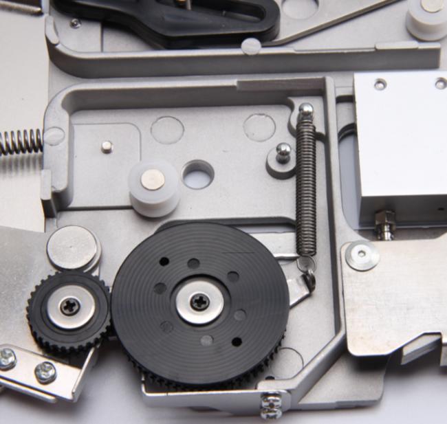 YAMAHA CL 8x2mm SMT Feeder for 0402 Components KW1-M1300-00X 0