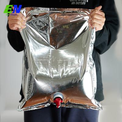 Chine Sac adapté aux besoins du client de taille dans la poche de bec métallisée par boîte pour l'emballage liquide avec le bec de papillon à vendre