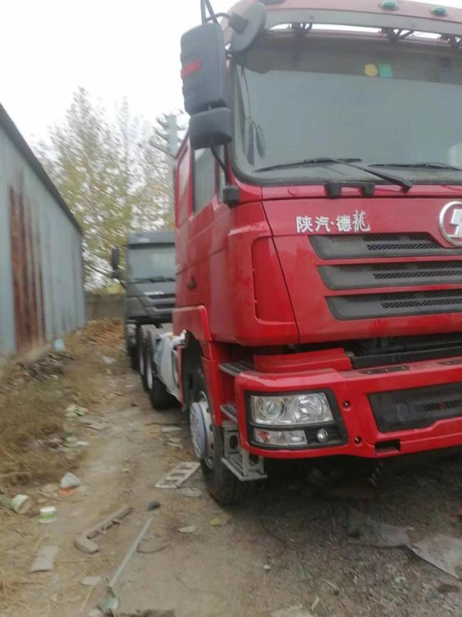 Shacman Made in China Red Used Tractor Truck F3000 6X4 Heavy Head Tractor Truck
