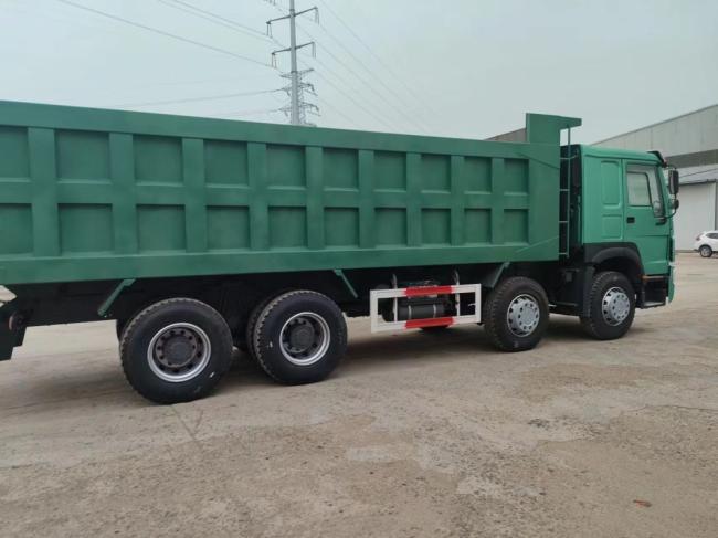 Sinotruk HOWO 8× 4 12 Wheels Dump Truck Secondhand Truck Green Color.