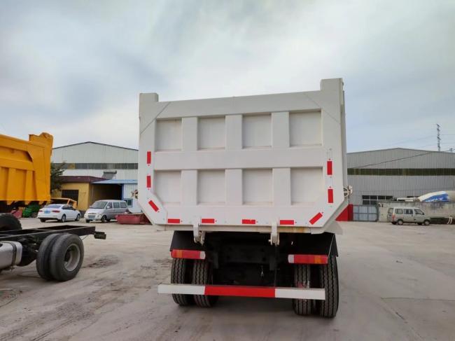 Secondhand Truck 10tires White U-Type Dump Truck Sinotruck HOWO 6*4 Dump Truck