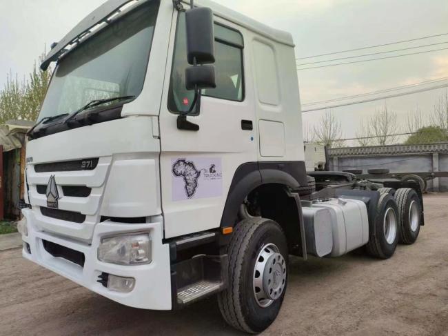 Head Truck Sinotruk HOWO 6*4 Tractor Truck Good Condition