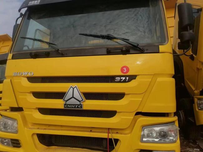 Sinotruk HOWO Dumper Truck Tipping Truck Yellow Color Good Condition Dump Truck 10 Wheeler