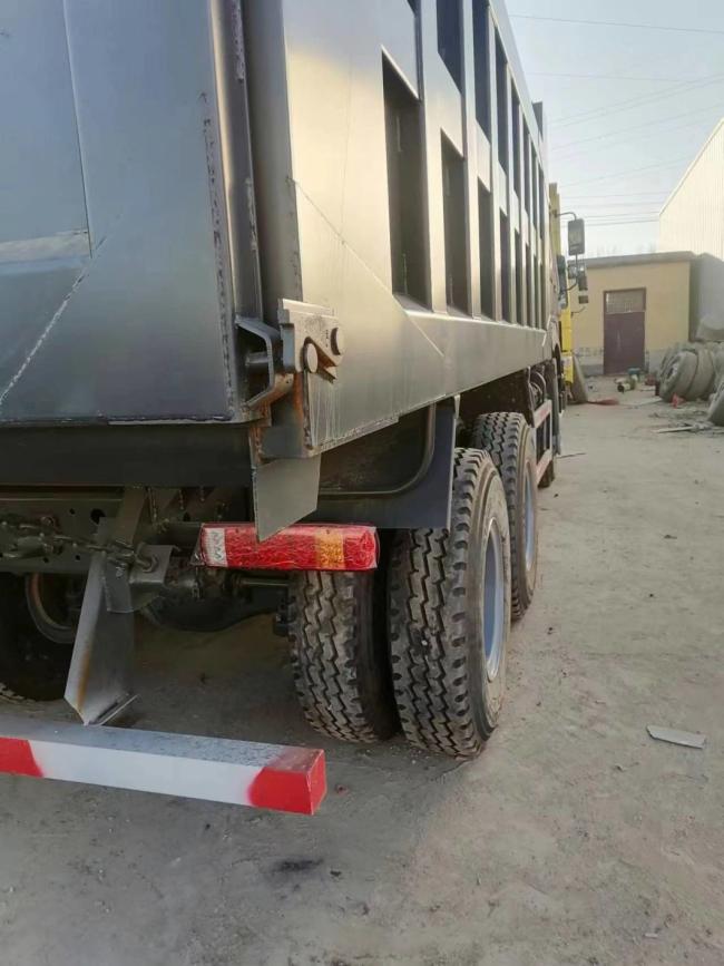 Gray Color Sinotruk HOWO 6*4 Dump Truck Heavy Duty Truck