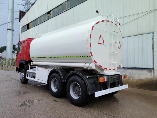 Sinotruk HOWO 380HP Watering Truck