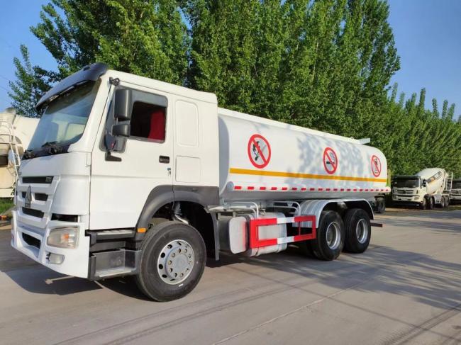 Sinotruk HOWO High Quality 6*4 Heavy Duty 22000 Liter Fuel Tanker Truck Diesel & Petrol Transporter Made in China