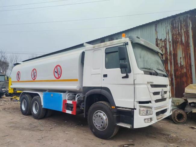 6X4 Carbon Steel Tanker Truck Fuel Tank Truck for Oil Gas Diesel 25000 Liters