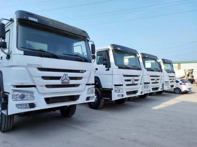 White Sinotruk HOWO 6*4 Tractor Truck Excellent Performance