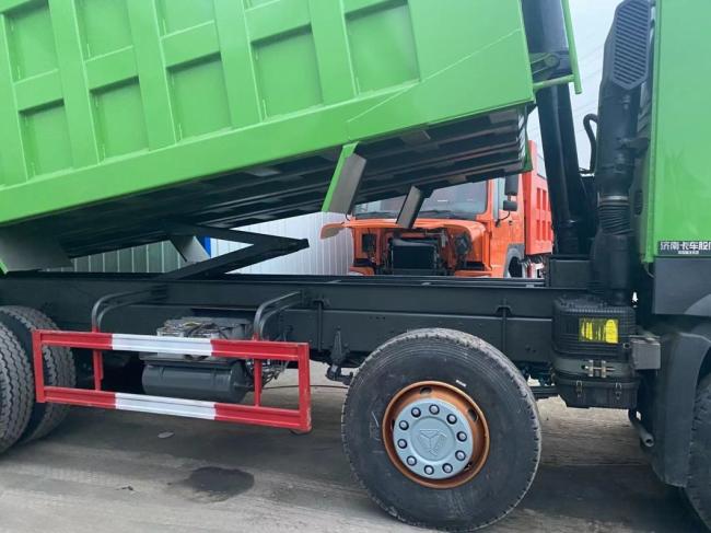 Sinotruk HOWO 8*4 Green Color Dump Truck Secondhand Truck 12tires