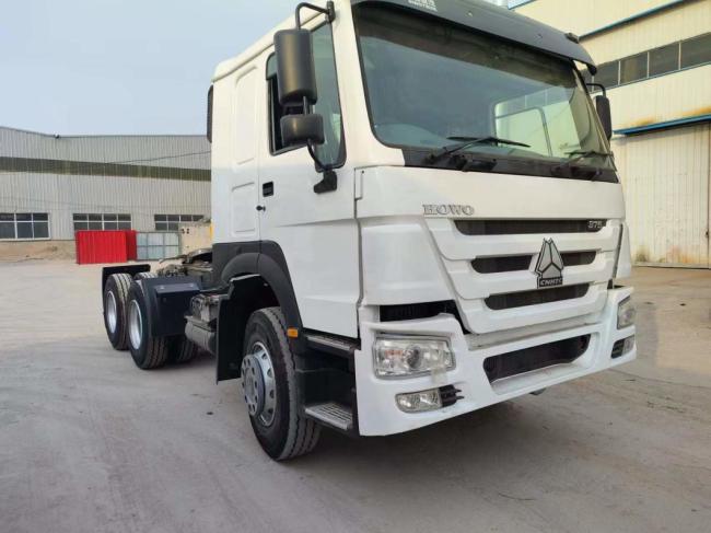 White Right-Hand Drive Diesel Engine Sinotruk HOWO 6*4 Tractor Truck Good Condition