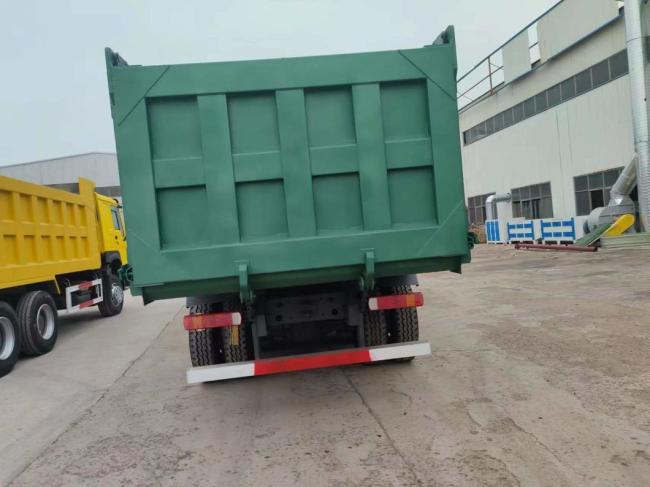 Sinotruk HOWO 8*4 Dump Truck Secondhand Truck 12 Wheels Green Color 375HP