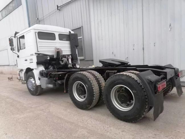 High Quality 6*4 Sinotruk HOWO Tractor Truck for Sale